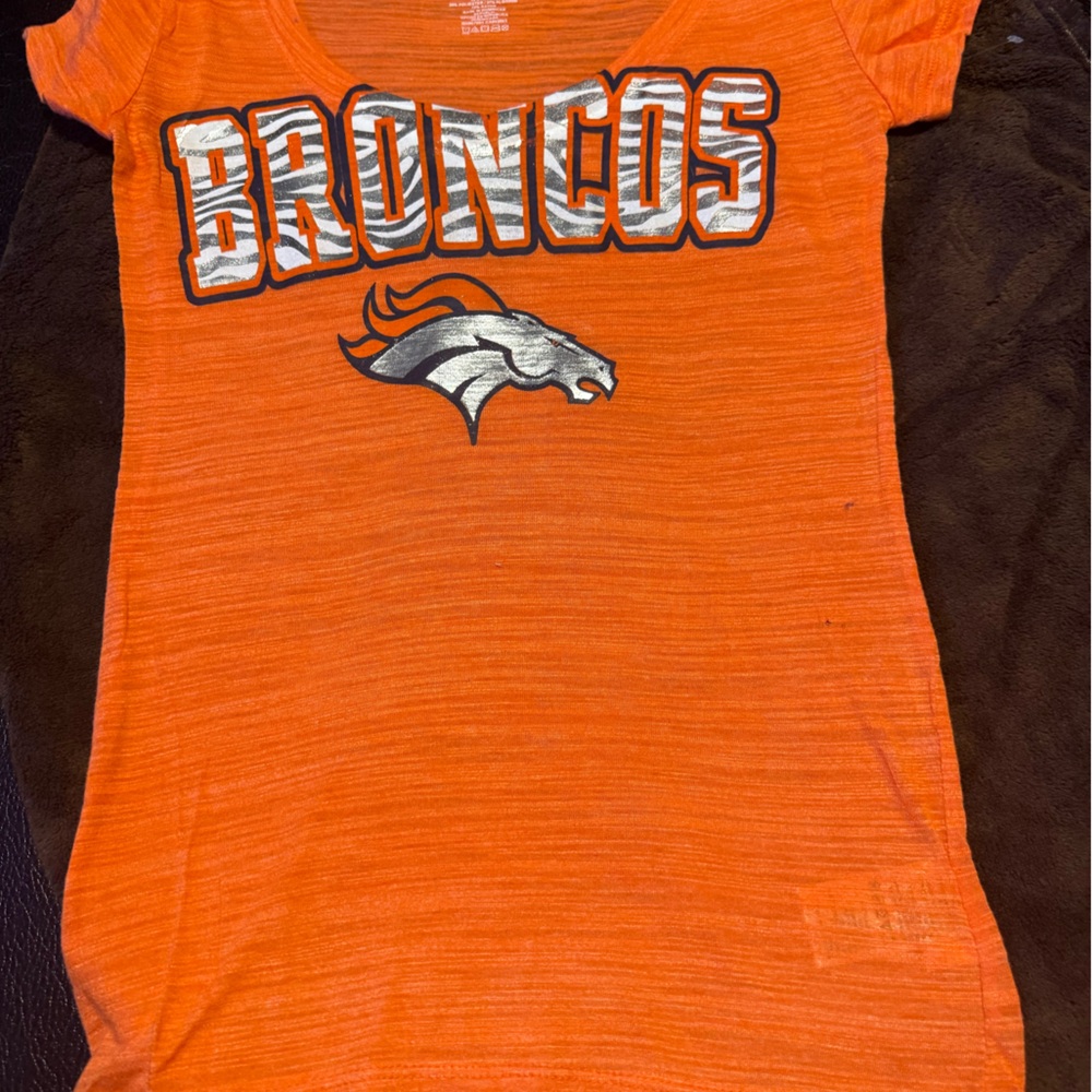 NWOT- NFL DENVER BRONCOS Orange T-Shirt (XS)